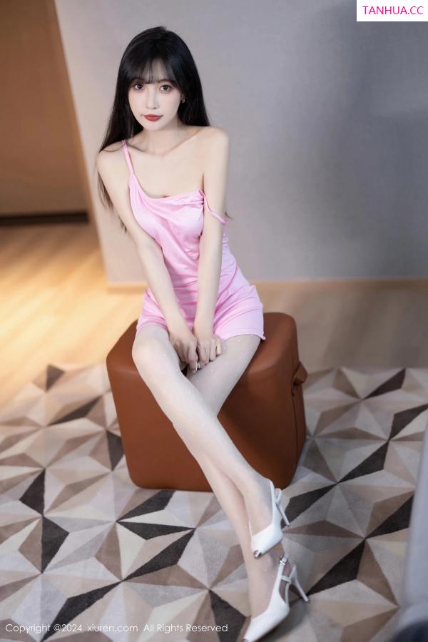 林星阑  [XiuRen]高清写真图 2024.04.29 No.8474 林星阑 美腿丝袜第3张图片